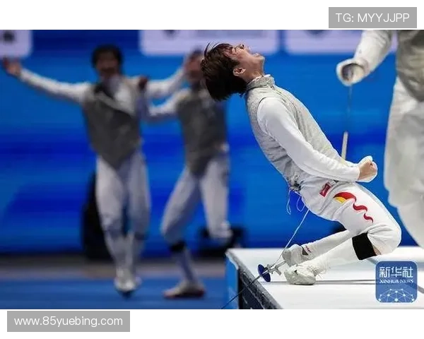 全运会男子花剑团体铜牌争夺战上海队稳健发挥最终成功摘铜一役胜